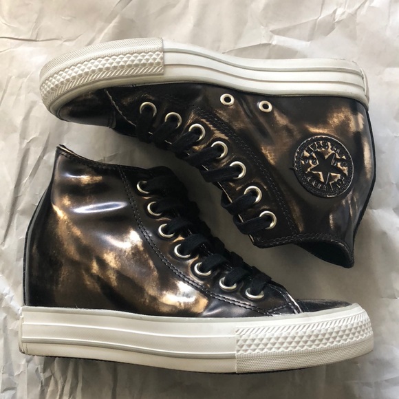 metallic converse wedges